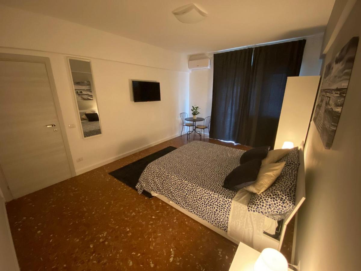 Готель Ytha Housse Roma Centro Екстер'єр фото